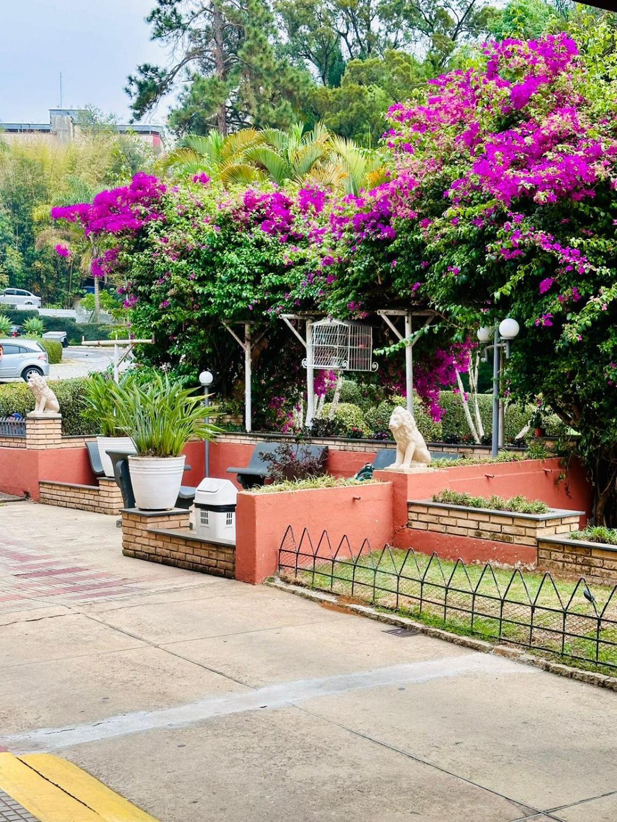 Apartamento Condominio Quisisana Centro Pocos De Caldas Lazer Completo, Uma Estrutura De Resort Ngoại thất bức ảnh